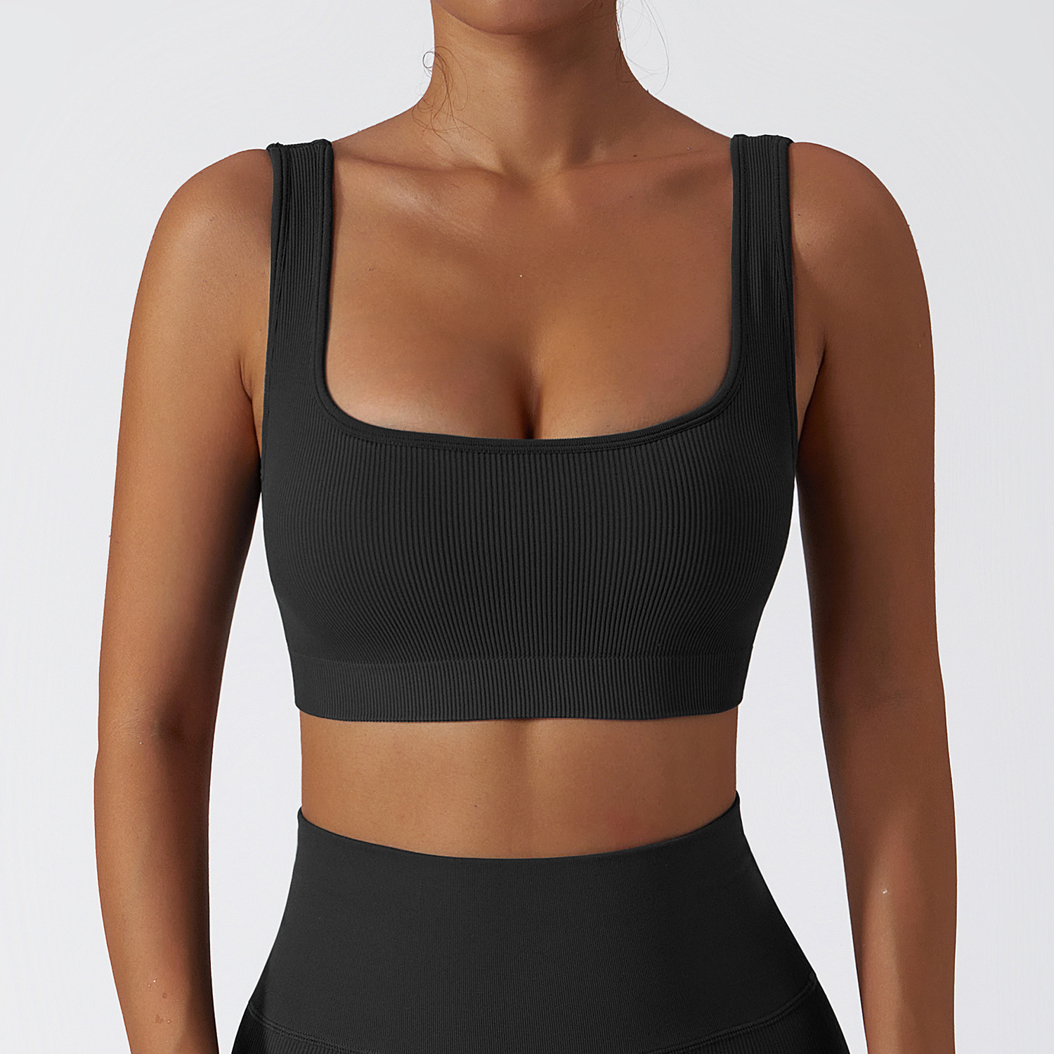 Sujetador deportivo con copas extraíbles y de canalé sin costuras